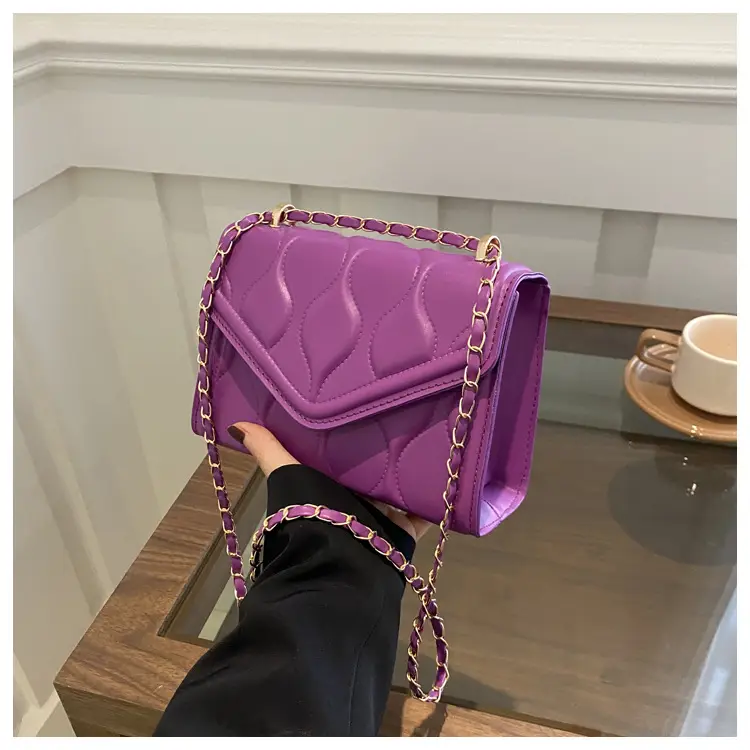 Women's Pink Quilted Chain Shoulder Bag 2024 - Image 4