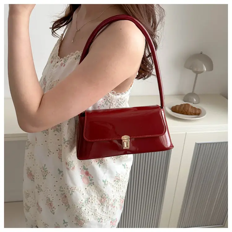 Women's Beige Shoulder Bag with Gold Clasp — feature 15