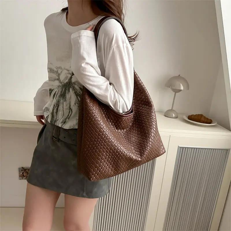 Women's White Woven Shoulder Bag 2024 New Style - Image 7