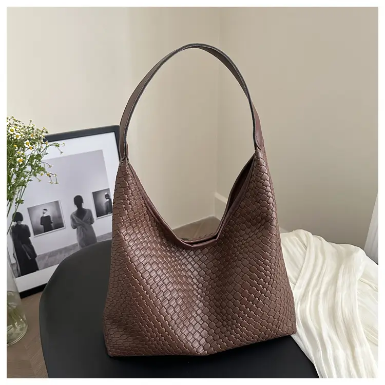 Women's White Woven Shoulder Bag 2024 New Style — feature 10