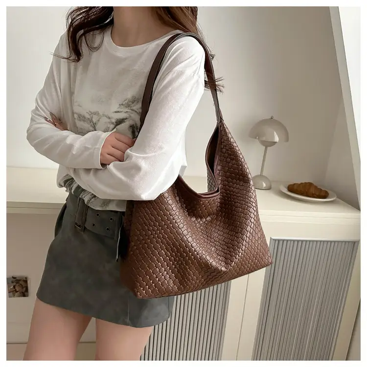 Women's White Woven Shoulder Bag 2024 New Style — feature 13