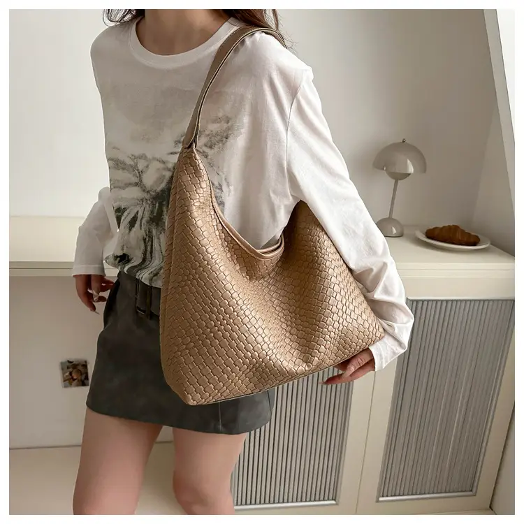 Women's White Woven Shoulder Bag 2024 New Style — feature 15