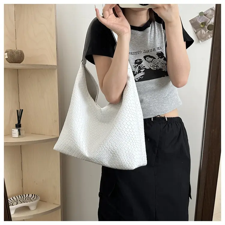 Women's White Woven Shoulder Bag 2024 New Style — feature 18
