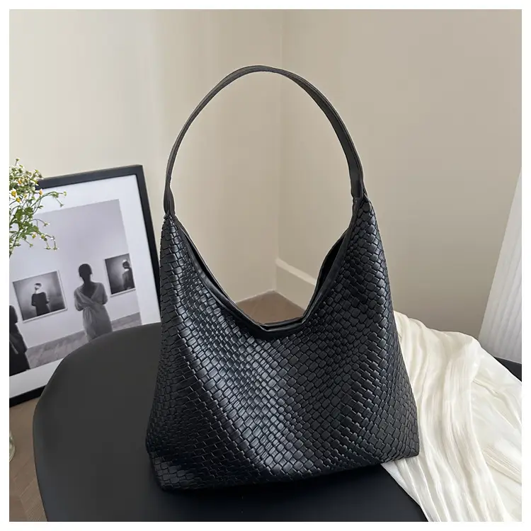 Women's White Woven Shoulder Bag 2024 New Style — feature 9