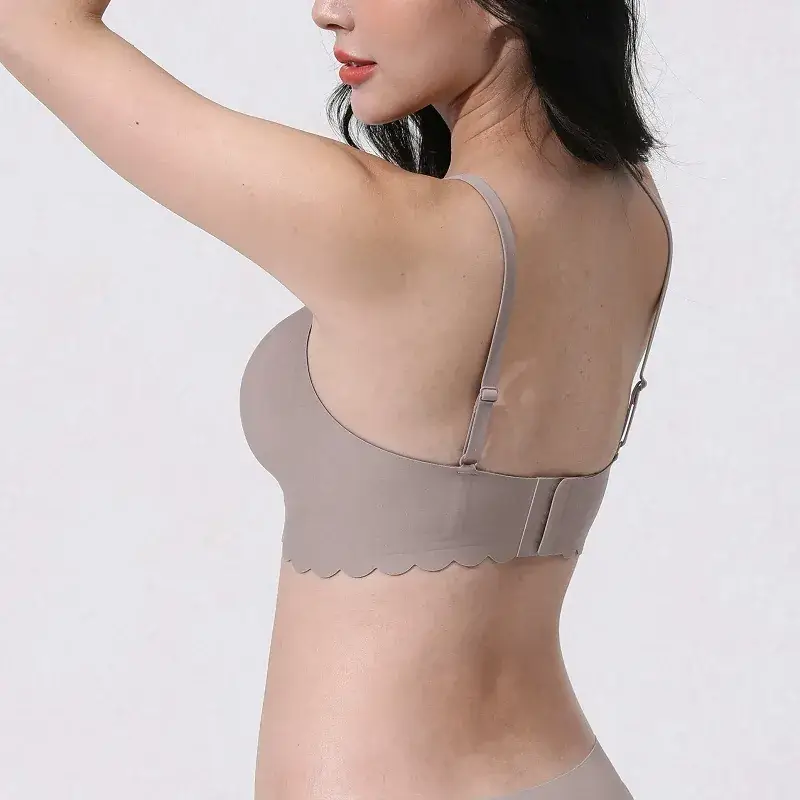 Black Seamless Bra for Women, Lightweight & Breathable - Image 8