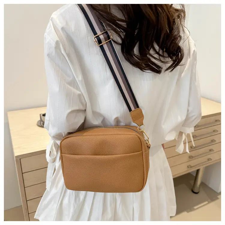 Women's New Fashion Retro Textured Crossbody Bag Beige — feature 12