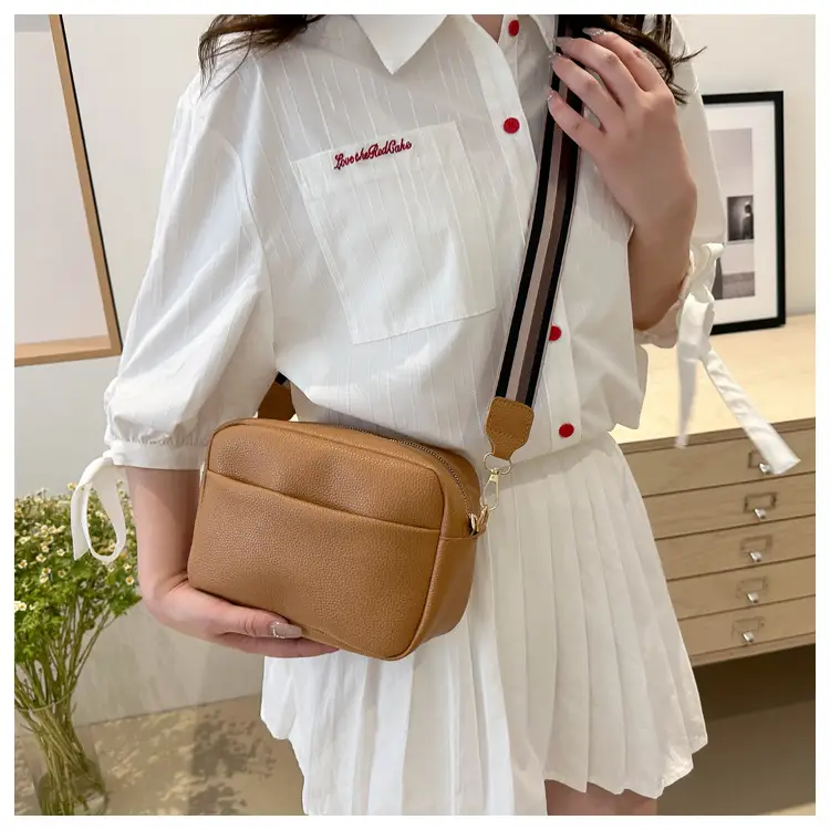Women's New Fashion Retro Textured Crossbody Bag Beige — feature 13