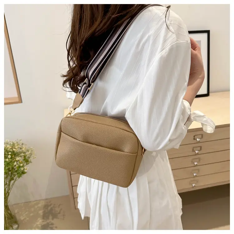 Women's New Fashion Retro Textured Crossbody Bag Beige — feature 15