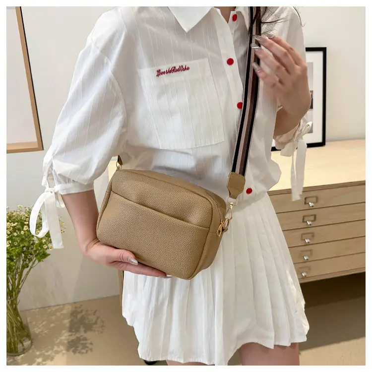 Women's New Fashion Retro Textured Crossbody Bag Beige — feature 16