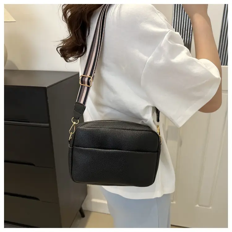 Women's New Fashion Retro Textured Crossbody Bag Beige — feature 18