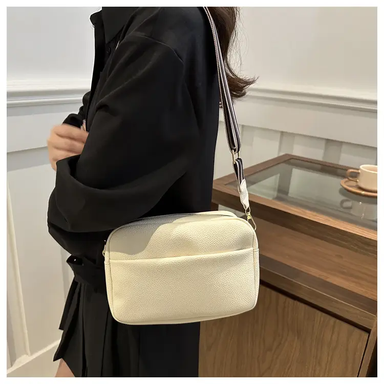 Women's New Fashion Retro Textured Crossbody Bag Beige — feature 9