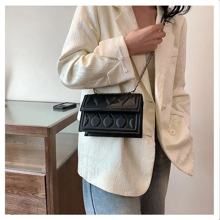 Women's Black Chain Shoulder Bag 2024 Spring Summer — feature 16