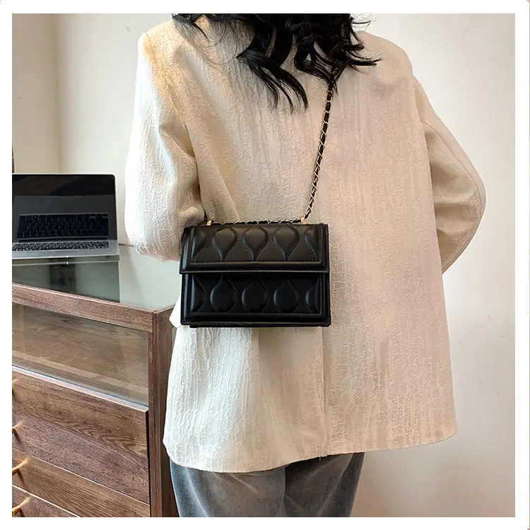Women's Black Chain Shoulder Bag 2024 Spring Summer — feature 17