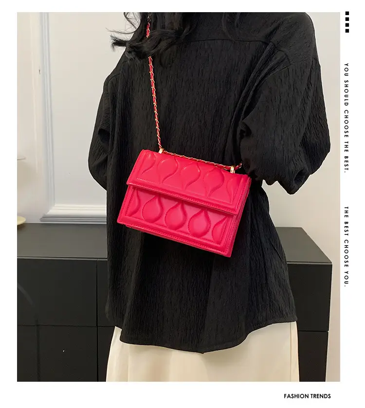 Women's Black Chain Shoulder Bag 2024 Spring Summer — feature 2