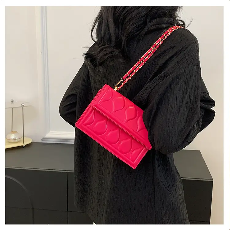 Women's Black Chain Shoulder Bag 2024 Spring Summer — feature 21
