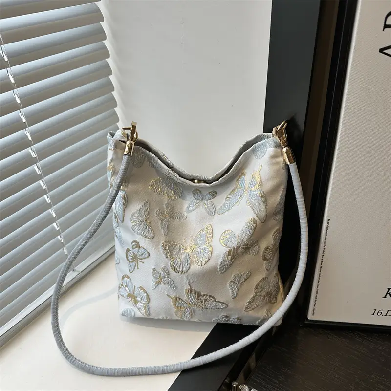 New Guofeng Women's Jacquard Canvas Shoulder Bag - Image 3