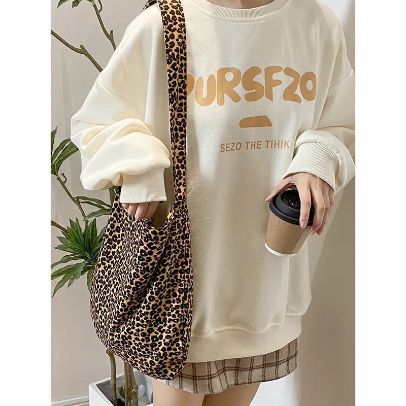 Modern Leopard Print Crossbody Bag for Women - Image 5