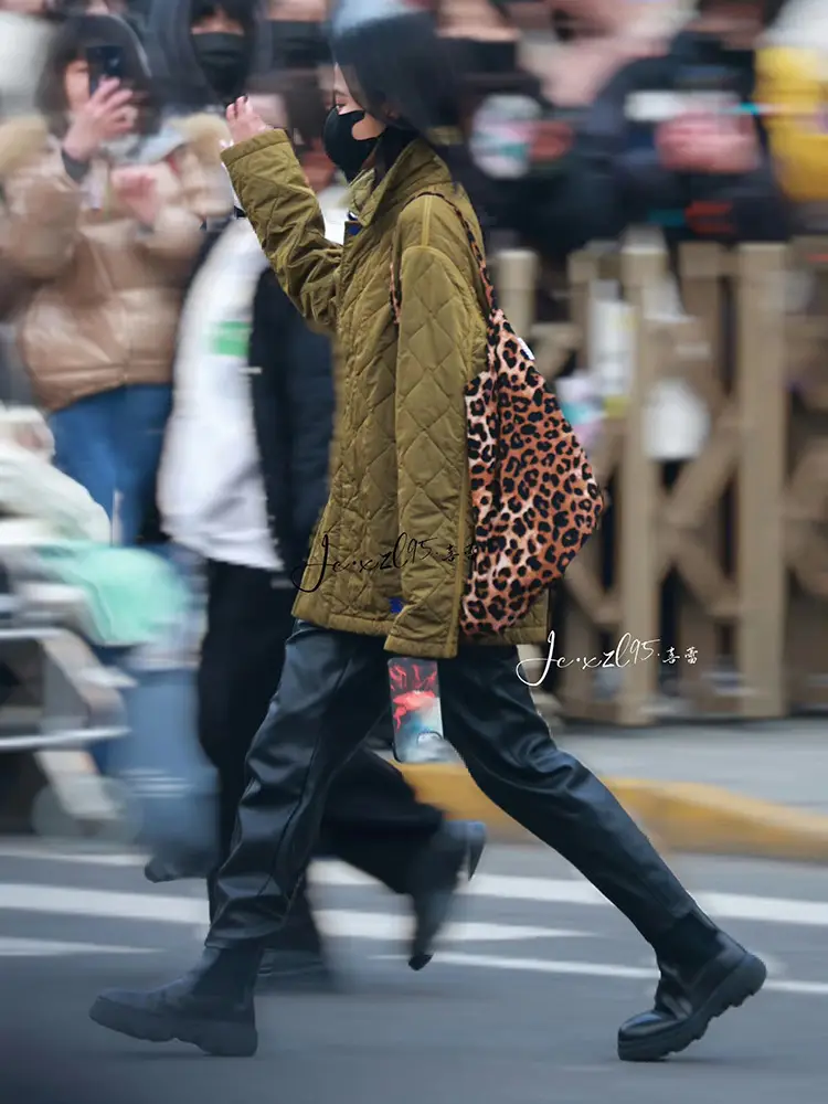 Modern Leopard Print Crossbody Bag for Women — feature 13