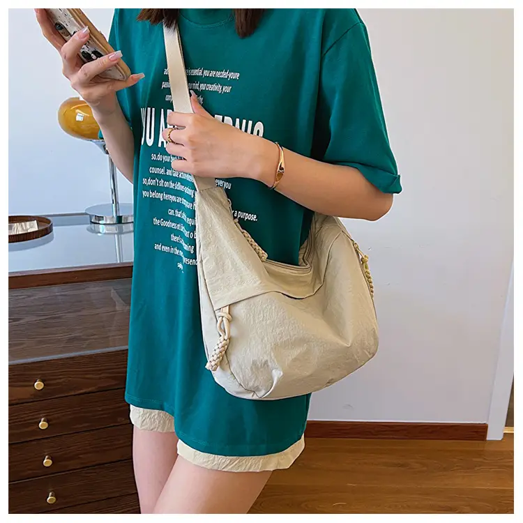 Women's Black Crossbody Bag Large Capacity 2024 — feature 8