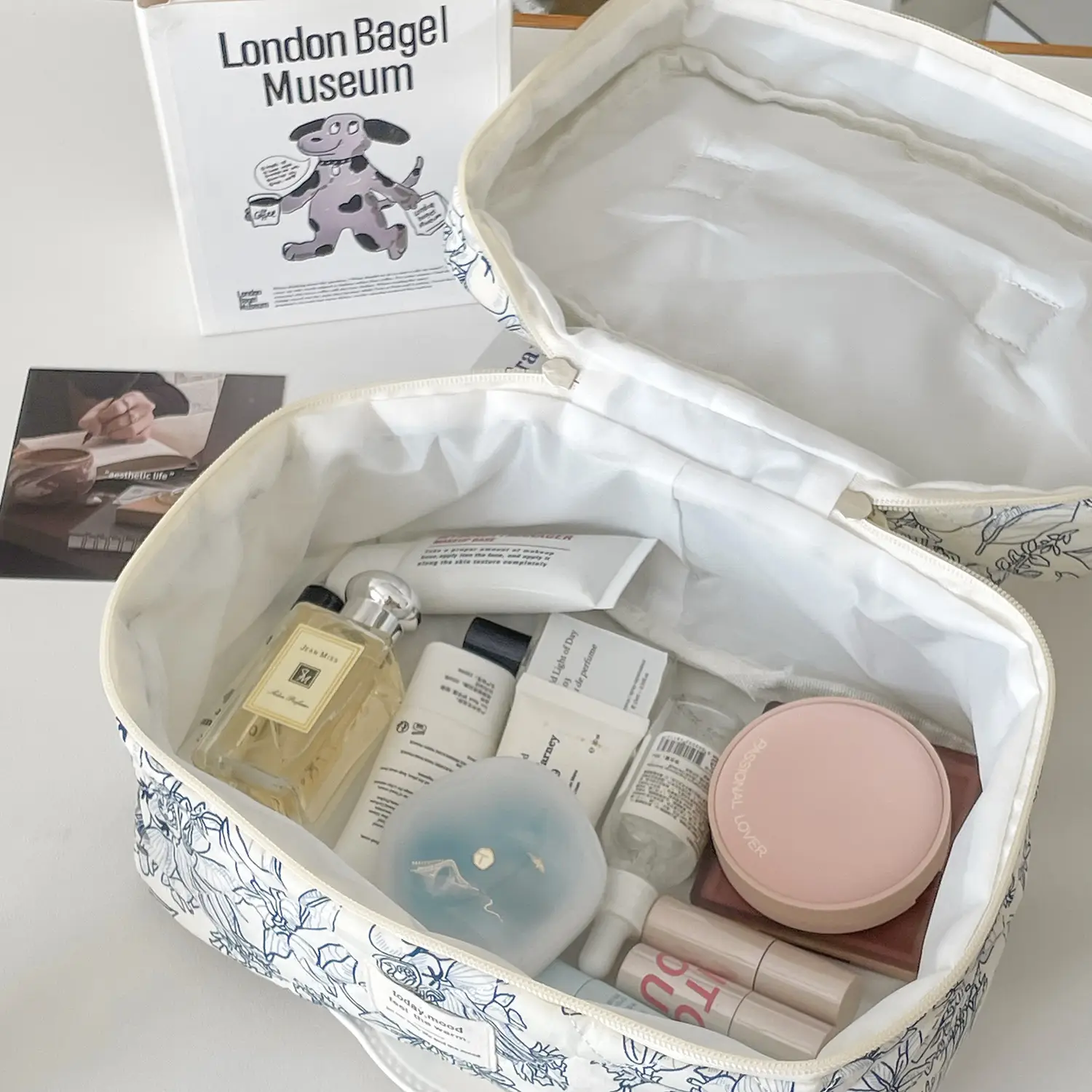 Travel Portable Makeup Brush Storage Bag Large Capacity — feature 5