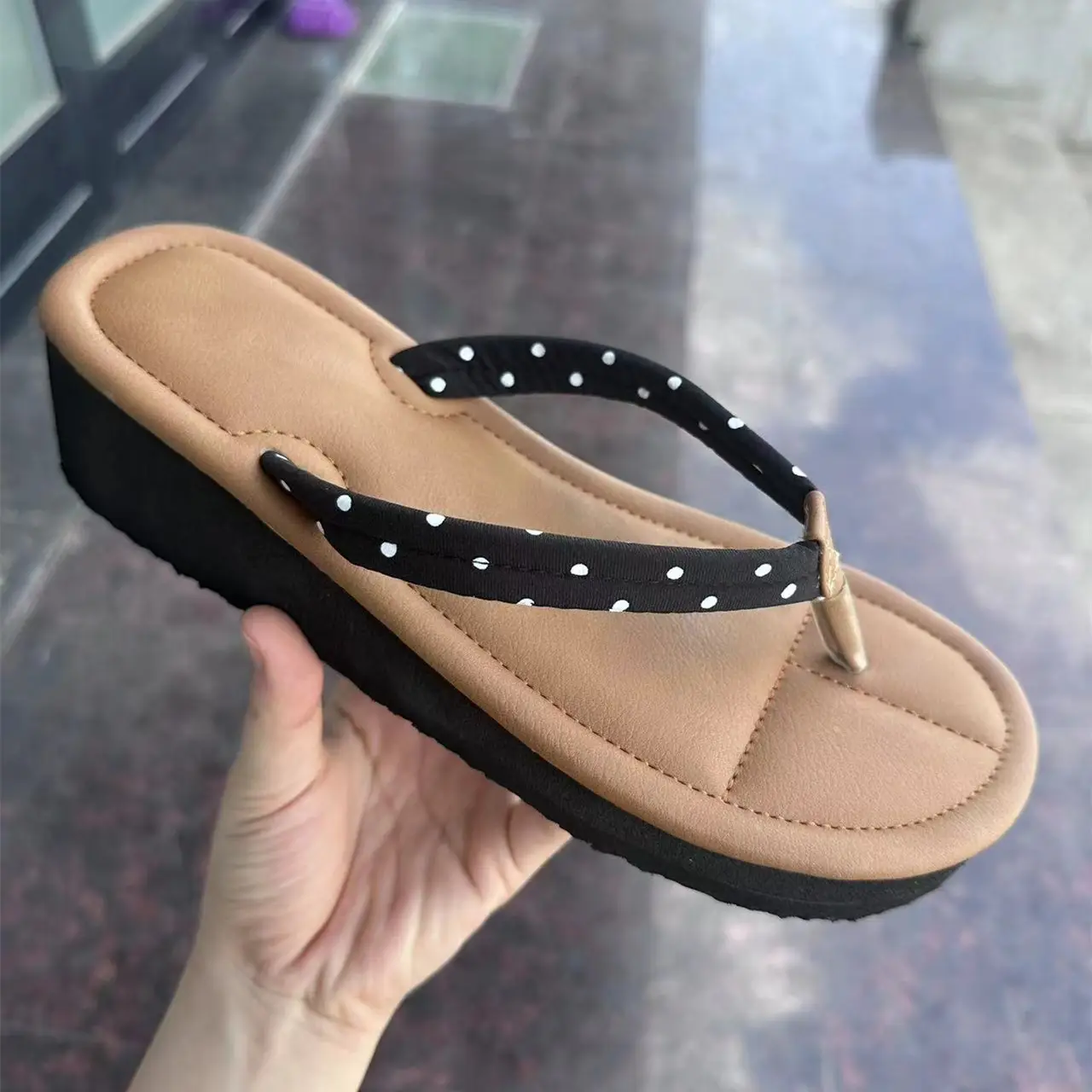 2024 Summer Women's Casual Dot Flip-Flops Plus Size — feature 1