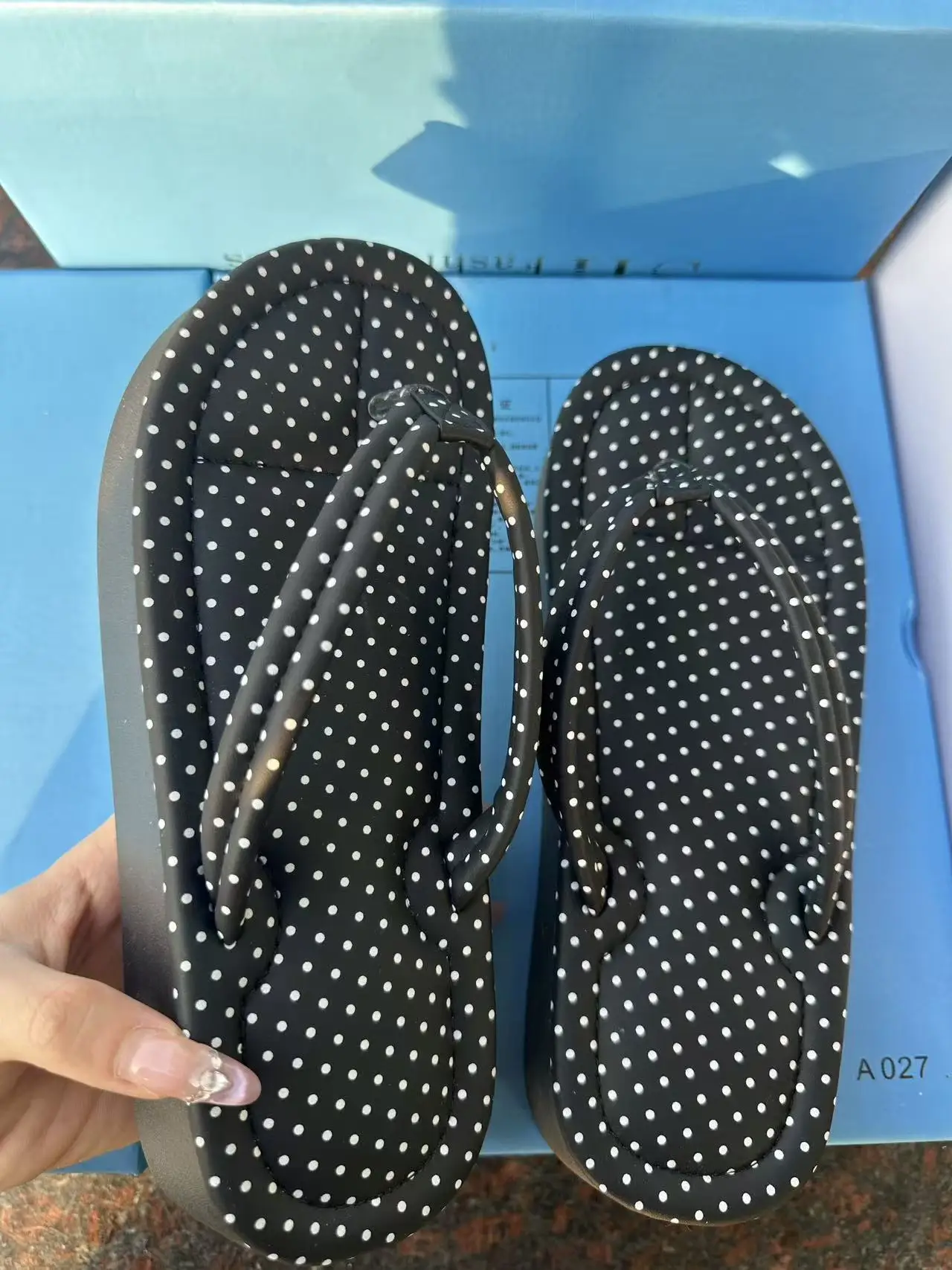 2024 Summer Women's Casual Dot Flip-Flops Plus Size - Image 13