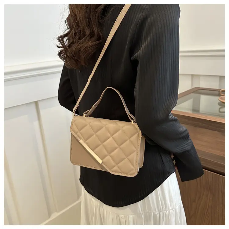 Women Rhombic Shoulder Bag Light Blue 2024 Spring — feature 10