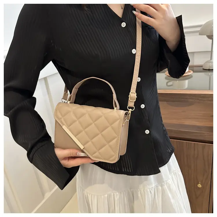 Women Rhombic Shoulder Bag Light Blue 2024 Spring — feature 11