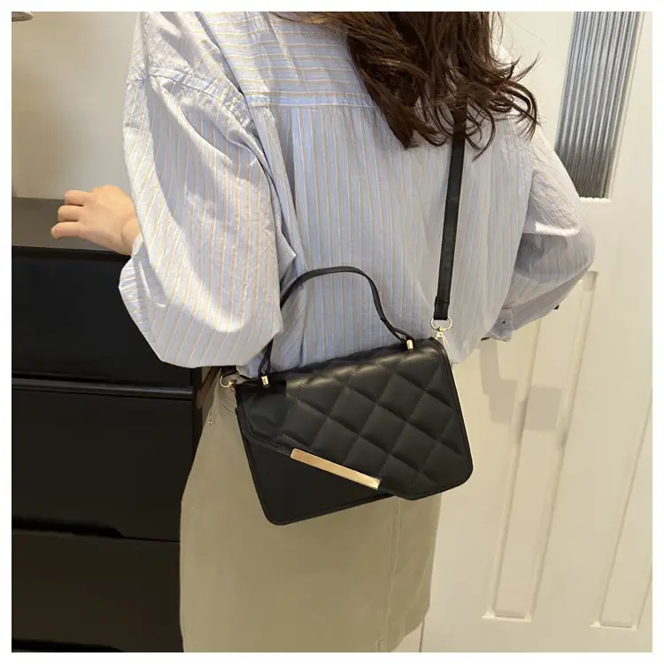 Women Rhombic Shoulder Bag Light Blue 2024 Spring — feature 23