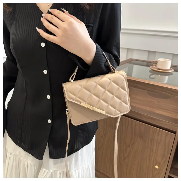 Women Rhombic Shoulder Bag Light Blue 2024 Spring — feature 9