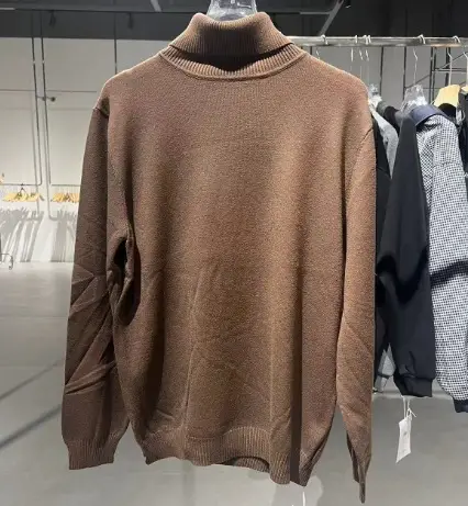 Men Melted Crewneck Sweater Light Blue