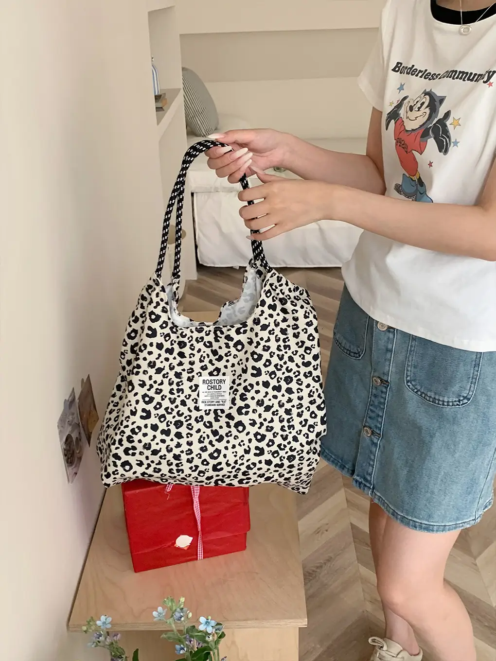 Retro Leopard Print Shoulder Bag Large Capacity Women's Travel Bag — feature 9