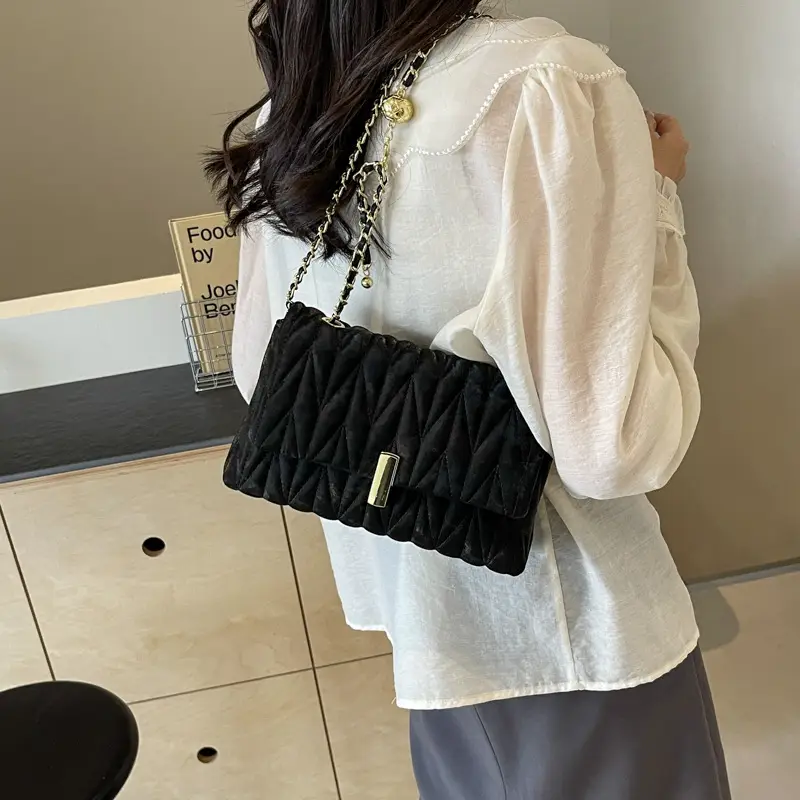 Women Pleated Chain Shoulder Bag Cream 2024