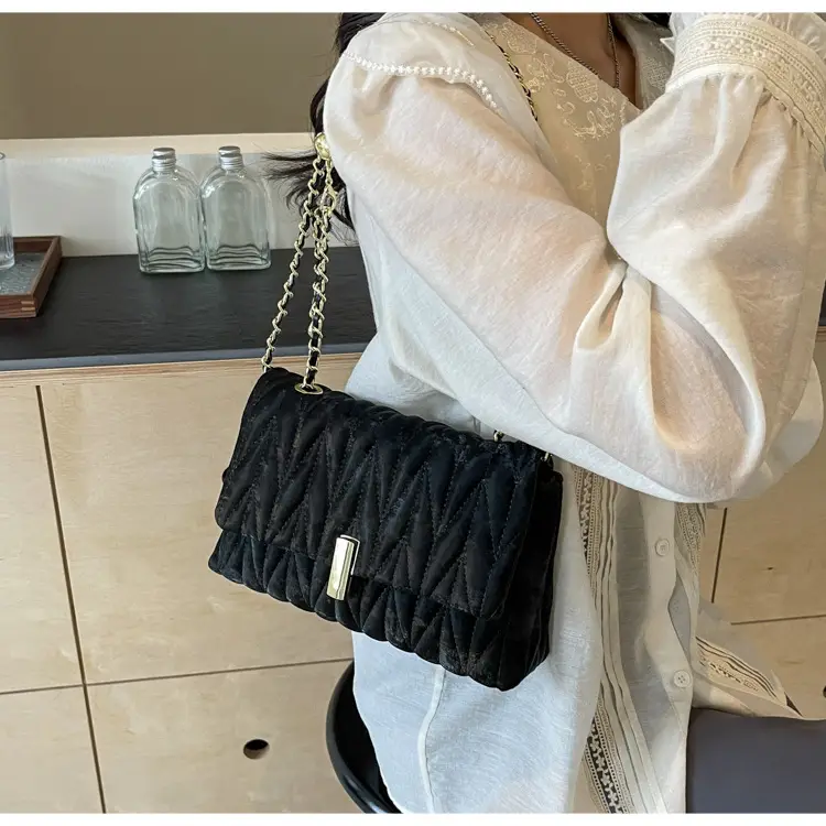 Women Pleated Chain Shoulder Bag Cream 2024 — feature 25