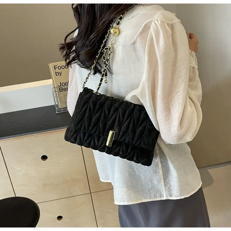 Women Pleated Chain Shoulder Bag Cream 2024 — feature 26