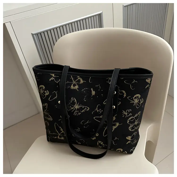 Women Butterfly Printed Large Capacity Shoulder Bag 2024 - Image 4