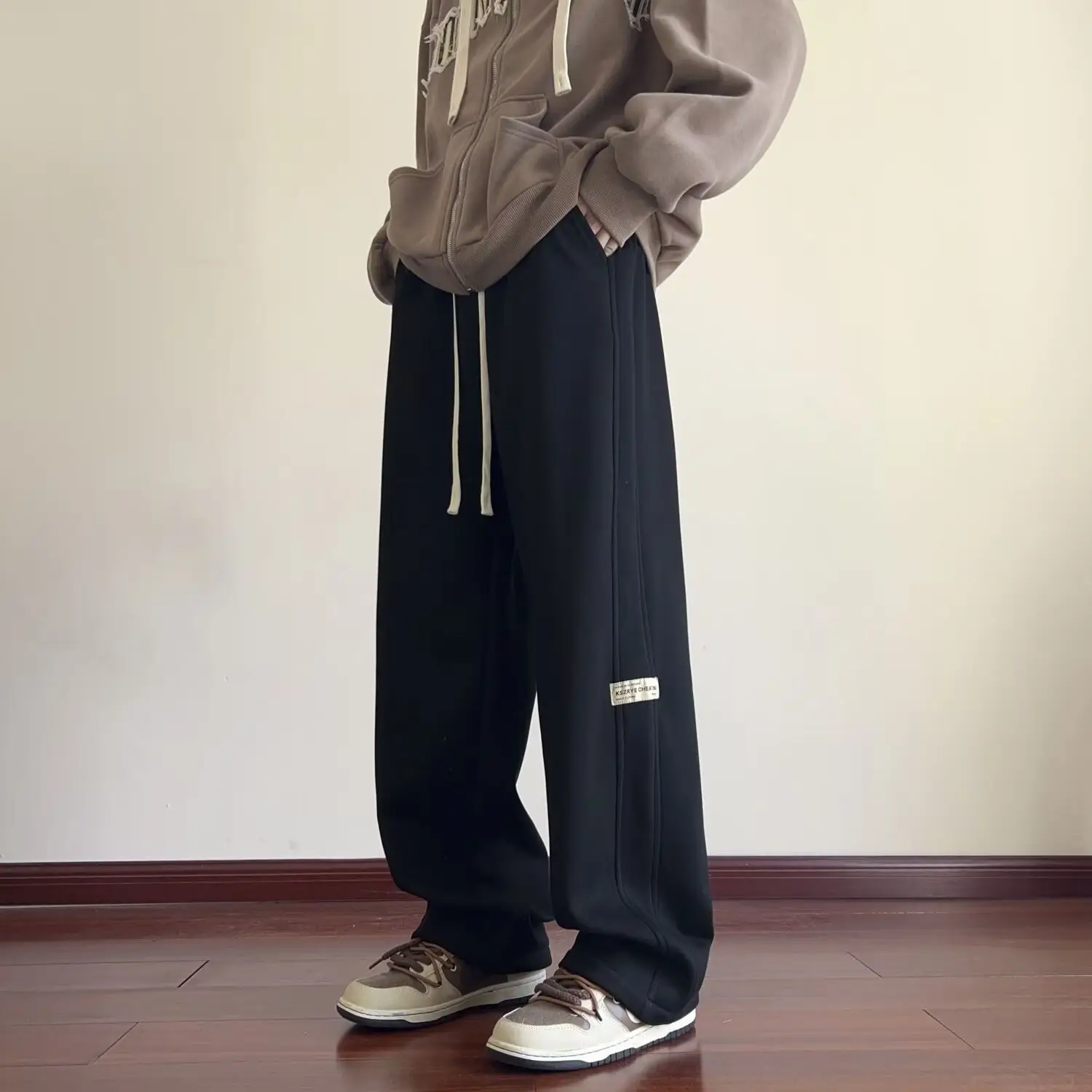 Men's American Style Loose Sweatpants Grey White - Image 6
