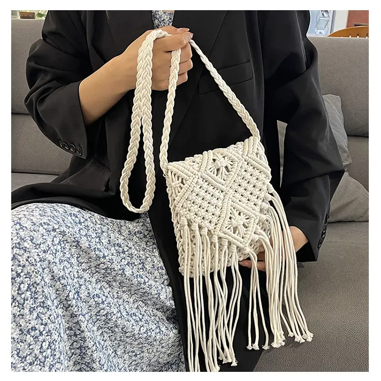 Bohemian Tassel Woven Bag Women's 2024 New Seaside Holiday Beach Bag Casual Artistic Shoulder Crossbody Bag — feature 7