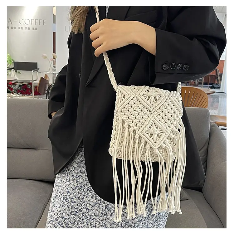 Bohemian Tassel Woven Bag Women's 2024 New Seaside Holiday Beach Bag Casual Artistic Shoulder Crossbody Bag — feature 9