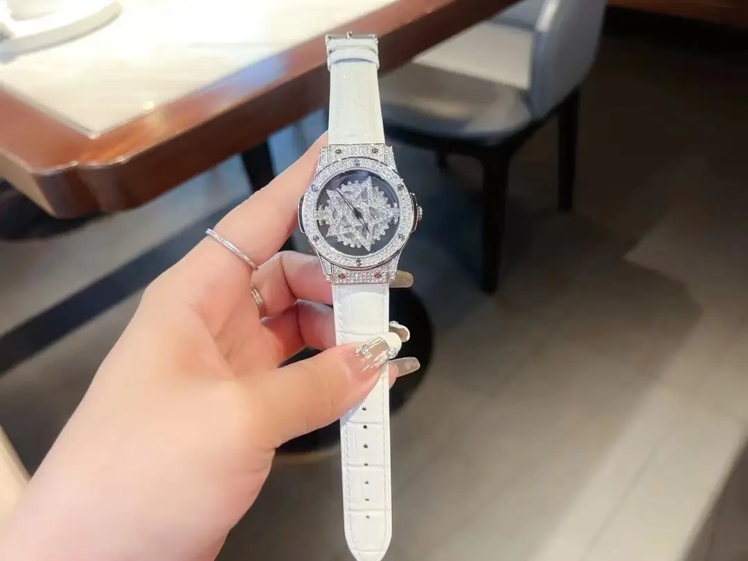Women's Snowflake Quartz Watch White Strap Waterproof 25m — feature 6