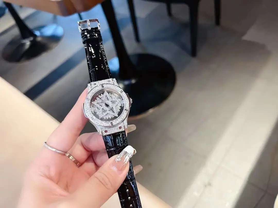 Women's Snowflake Quartz Watch White Strap Waterproof 25m — feature 7