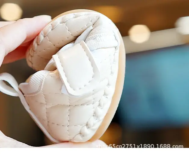White Bow Baby Shoes 0-1 Year Old Non-Slip Spring Sole — feature 1
