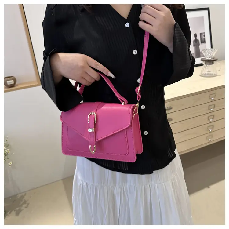 Beige Retro Crossbody Bag for Women 2024 — feature 16
