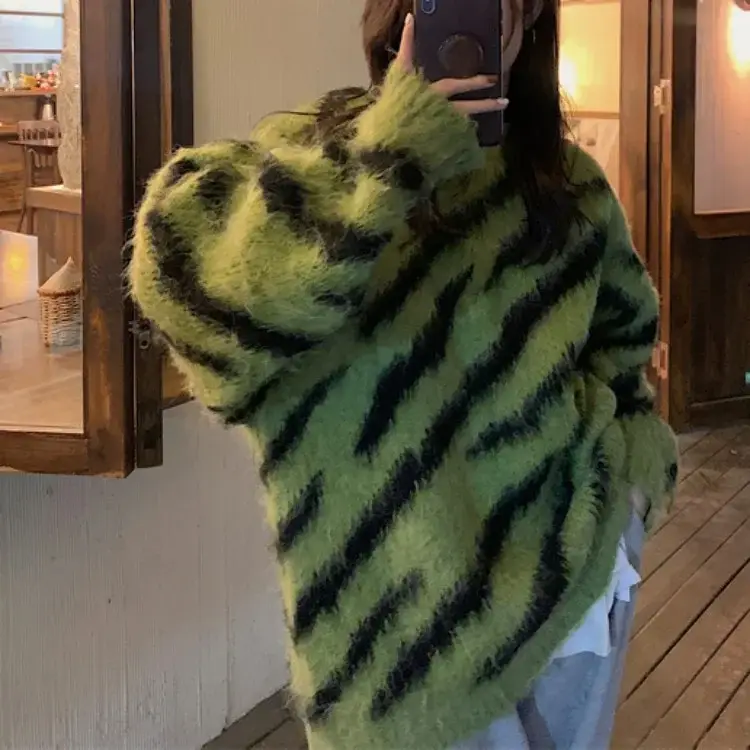 Plus Size Women's New French Animal Print Sweater — feature 8