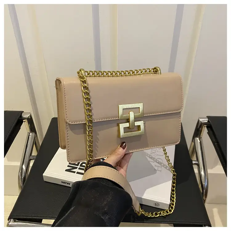 White Leather Chain Shoulder Bag with Lock Clasp — feature 10