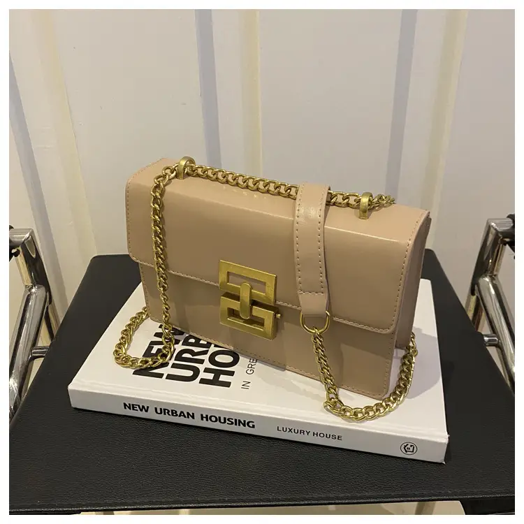 White Leather Chain Shoulder Bag with Lock Clasp — feature 11