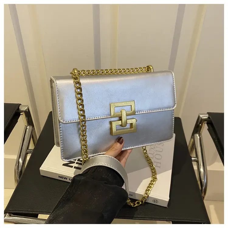 White Leather Chain Shoulder Bag with Lock Clasp — feature 12