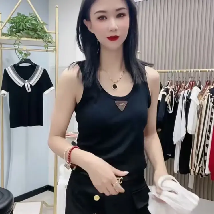 plus size Vest Metal Triangle Label Inner Camisole Vest Slim-fit Outer Wear Sleeveless Pit Strip Top Base Vest All-match — feature 2