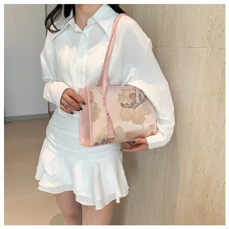 Women's New Chinese Style Shoulder Bag with Tassel - Image 6