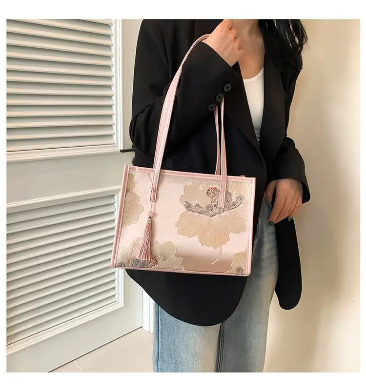 Women's New Chinese Style Shoulder Bag with Tassel — feature 16
